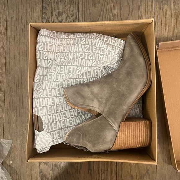 Steve Madden Suede Booties - Picture 2 of 6